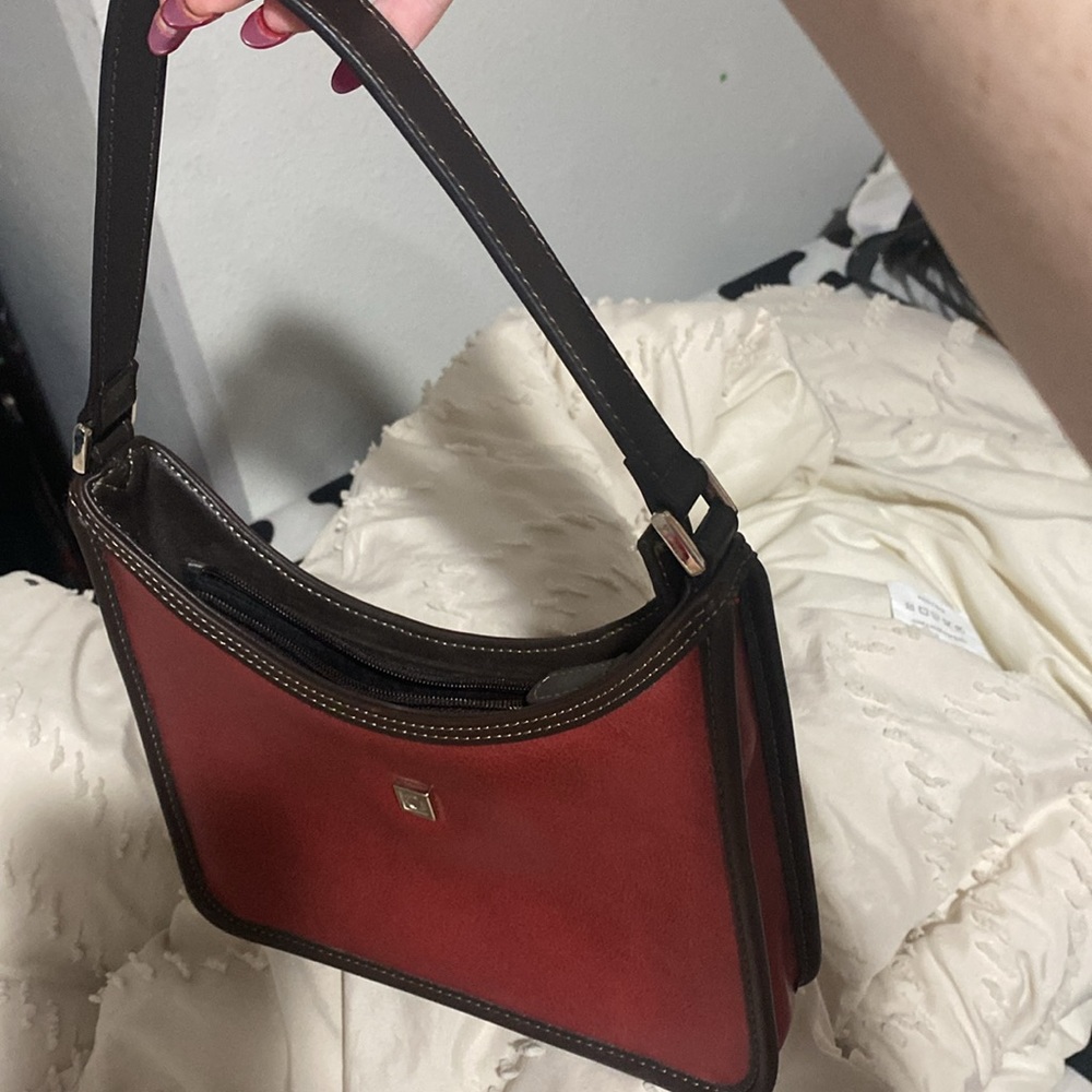 Red hand bag - Picture 3 of 3
